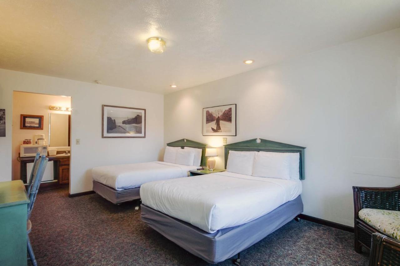Simmer Motel Wamego Εξωτερικό φωτογραφία